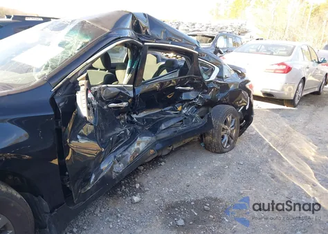 2015 Nissan Altima 2.5 S z USA, uszkodzony, nr VIN 1N4AL3AP1FC588142